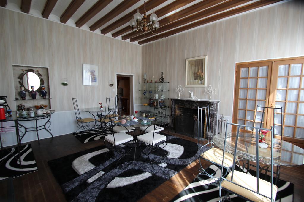 Domaine Des Roses Bed & Breakfast Vaudelnay Bagian luar foto