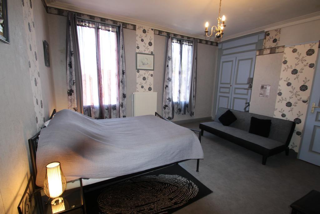 Domaine Des Roses Bed & Breakfast Vaudelnay Ruang foto