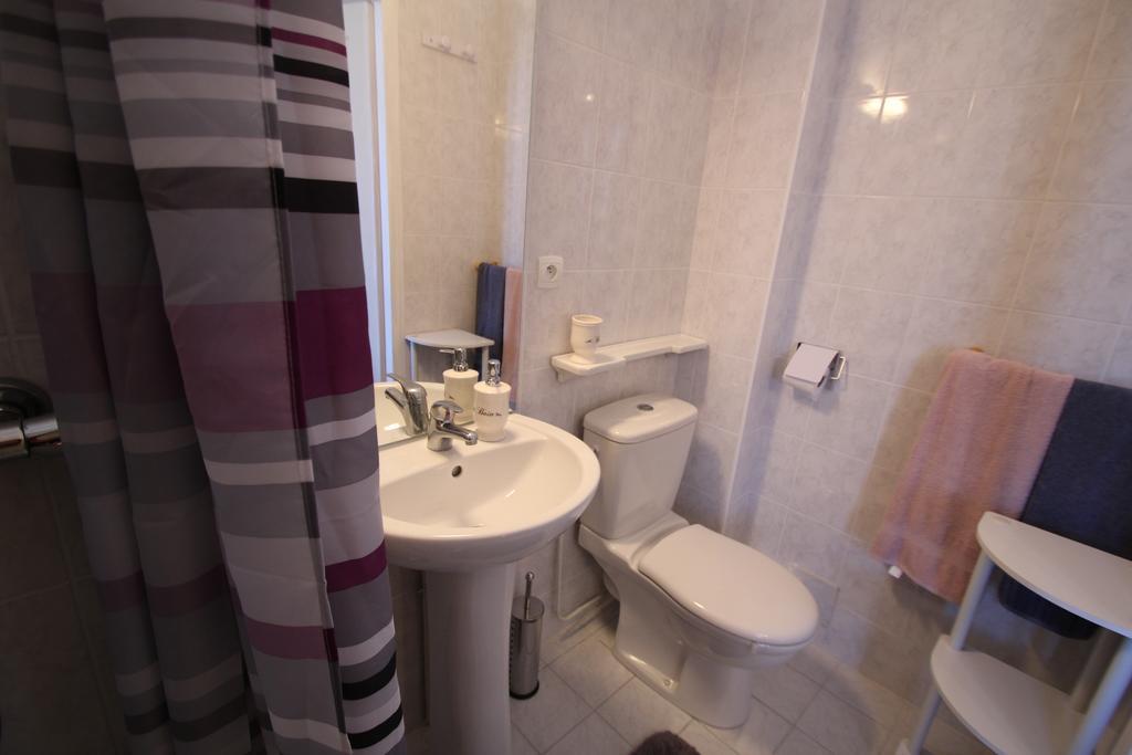 Domaine Des Roses Bed & Breakfast Vaudelnay Ruang foto