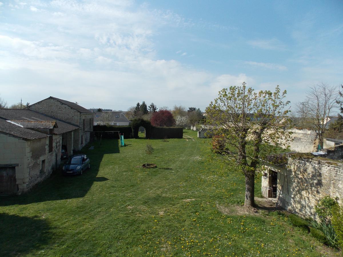 Domaine Des Roses Bed & Breakfast Vaudelnay Bagian luar foto